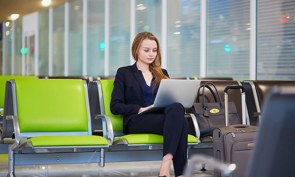 Personne travaillant dans un aéroport